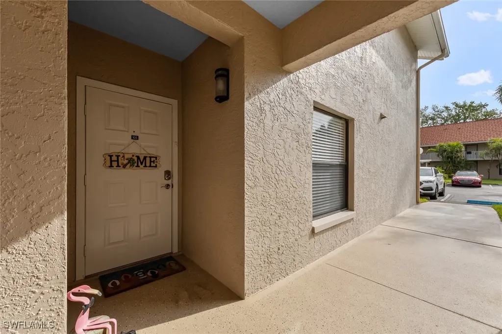 9623 Eaton Gardens Lane Fort Myers FL 33919