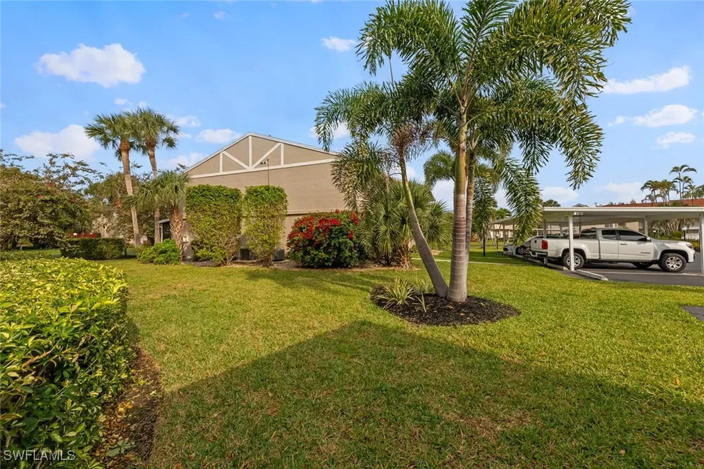 9623 Eaton Gardens Lane Fort Myers FL 33919