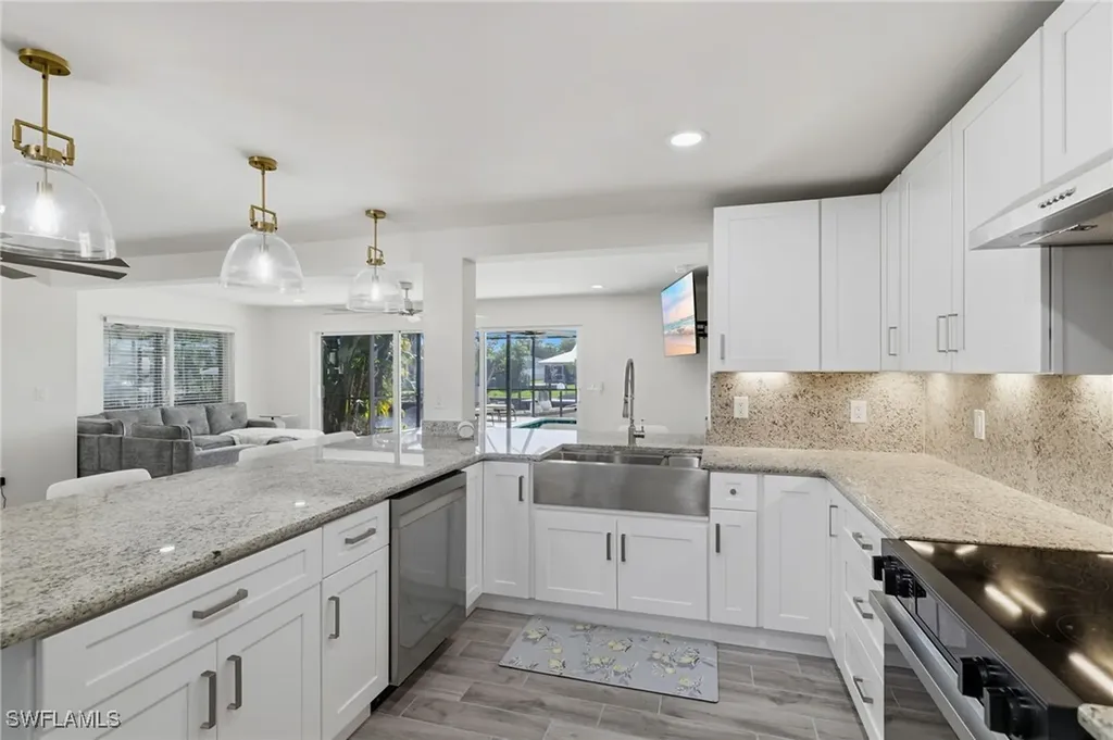 1636 SE 39th Street Cape Coral FL 33904
