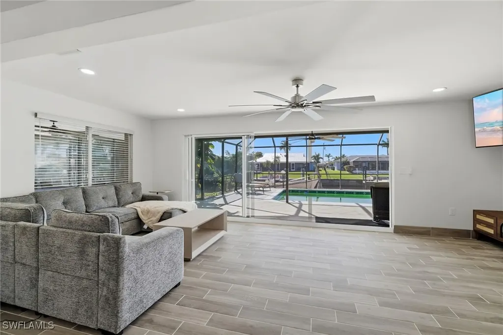 1636 SE 39th Street Cape Coral FL 33904