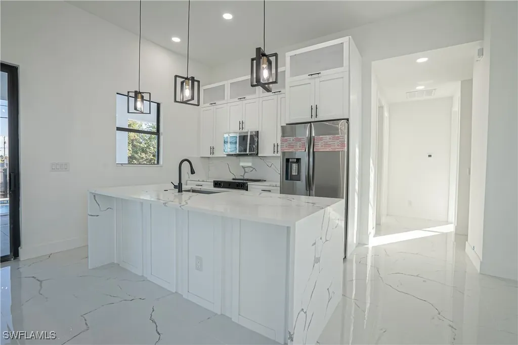 401 Kismet Parkway E Cape Coral FL 33909