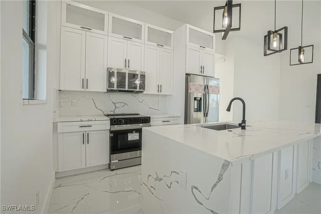401 Kismet Parkway E Cape Coral FL 33909