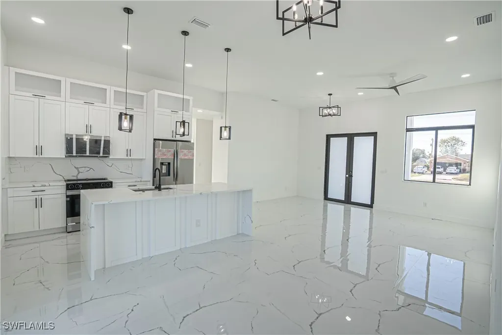 401 Kismet Parkway E Cape Coral FL 33909