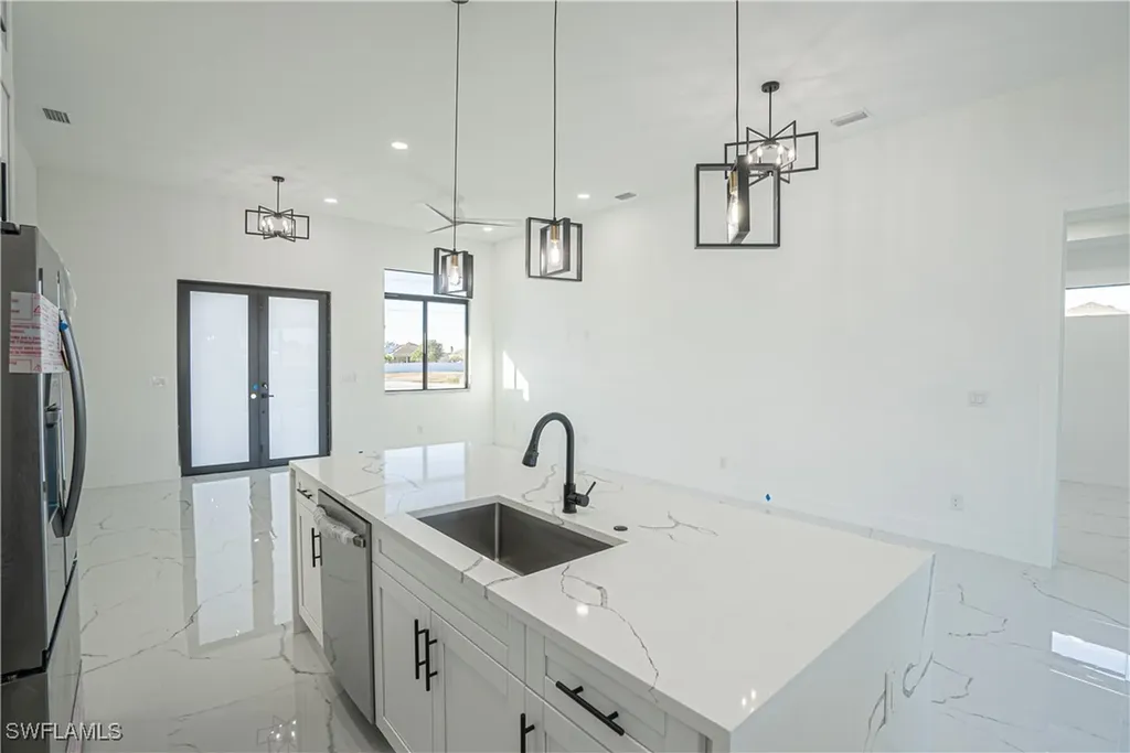 401 Kismet Parkway E Cape Coral FL 33909