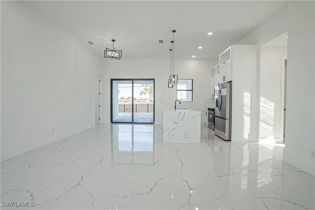 401 Kismet Parkway E Cape Coral FL 33909