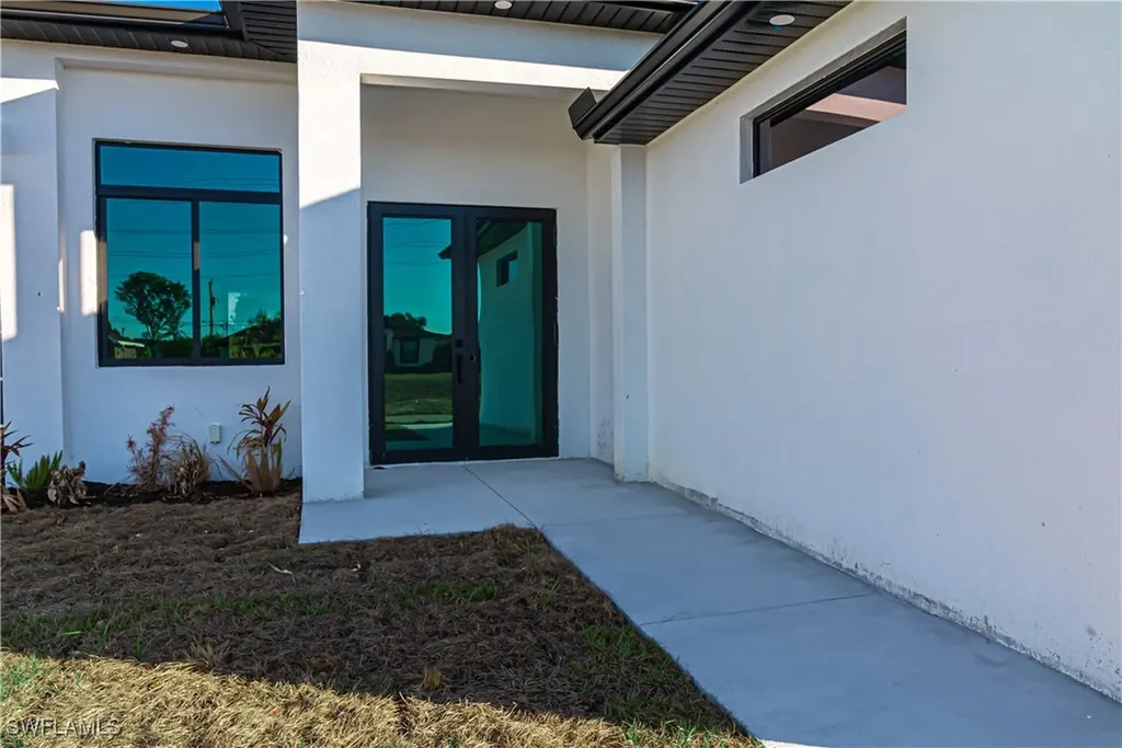 401 Kismet Parkway E Cape Coral FL 33909