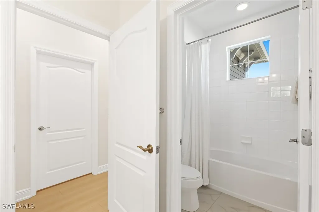 6973 Avalon Circle Naples FL 34112