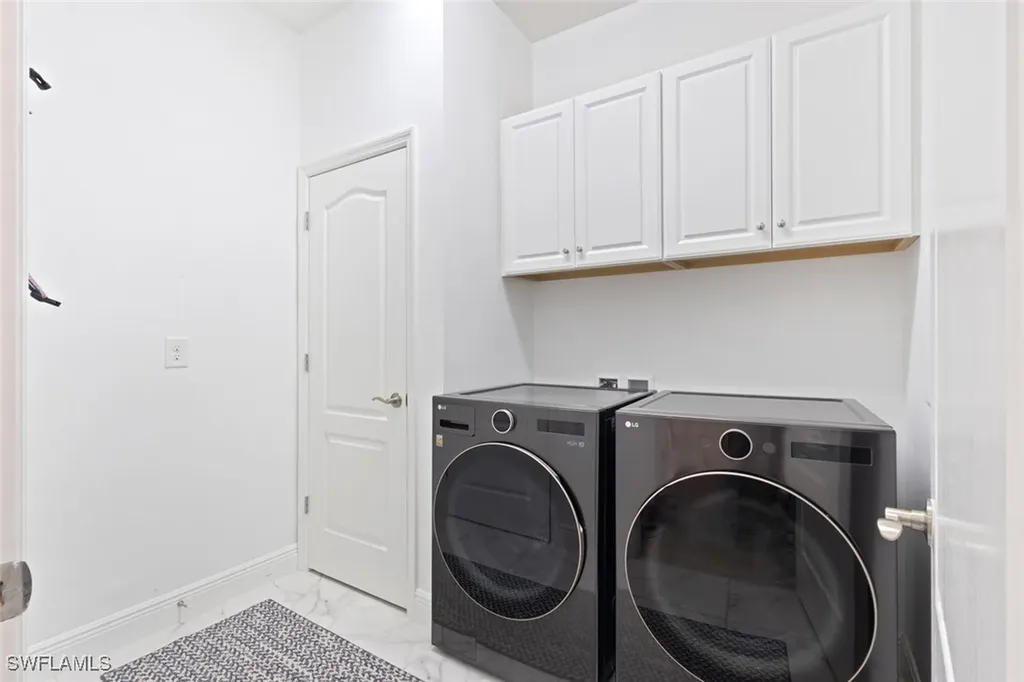 6973 Avalon Circle Naples FL 34112