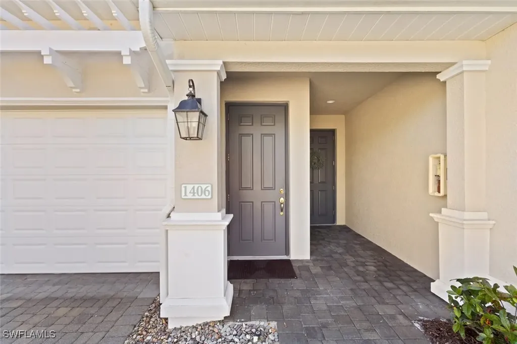 6973 Avalon Circle Naples FL 34112