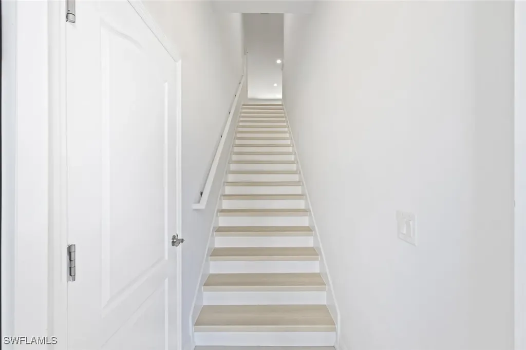 6973 Avalon Circle Naples FL 34112