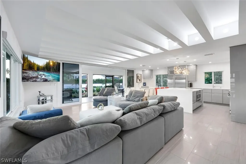 10002 Vanderbilt Drive Naples FL 34108