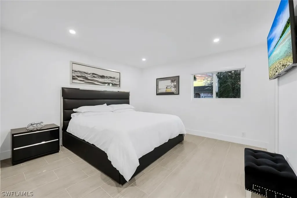 10002 Vanderbilt Drive Naples FL 34108