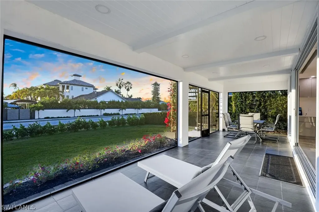 10002 Vanderbilt Drive Naples FL 34108