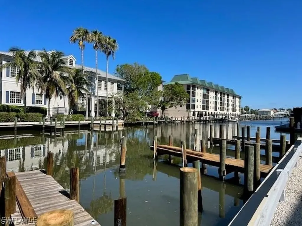 10002 Vanderbilt Drive Naples FL 34108
