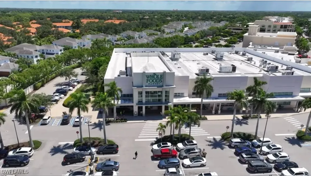10002 Vanderbilt Drive Naples FL 34108