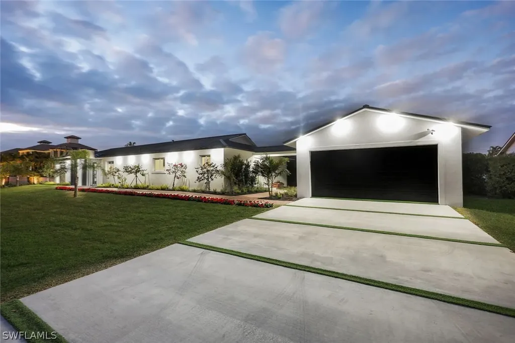 10002 Vanderbilt Drive Naples FL 34108