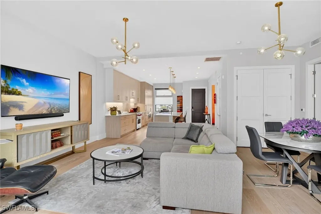 850 Central Avenue Naples FL 34102