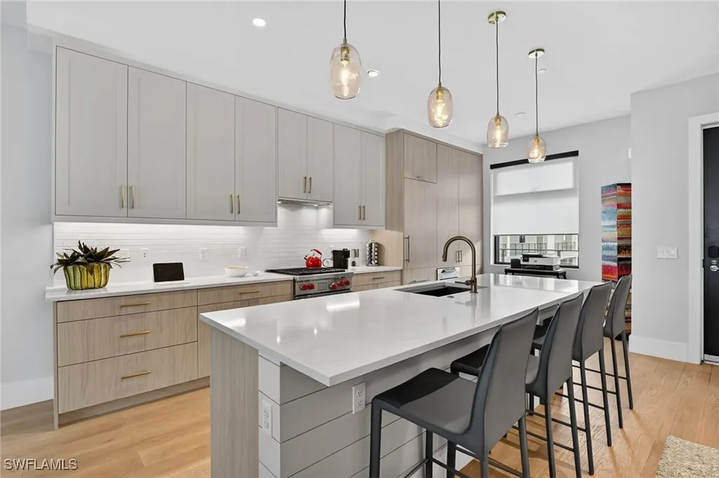 850 Central Avenue Naples FL 34102