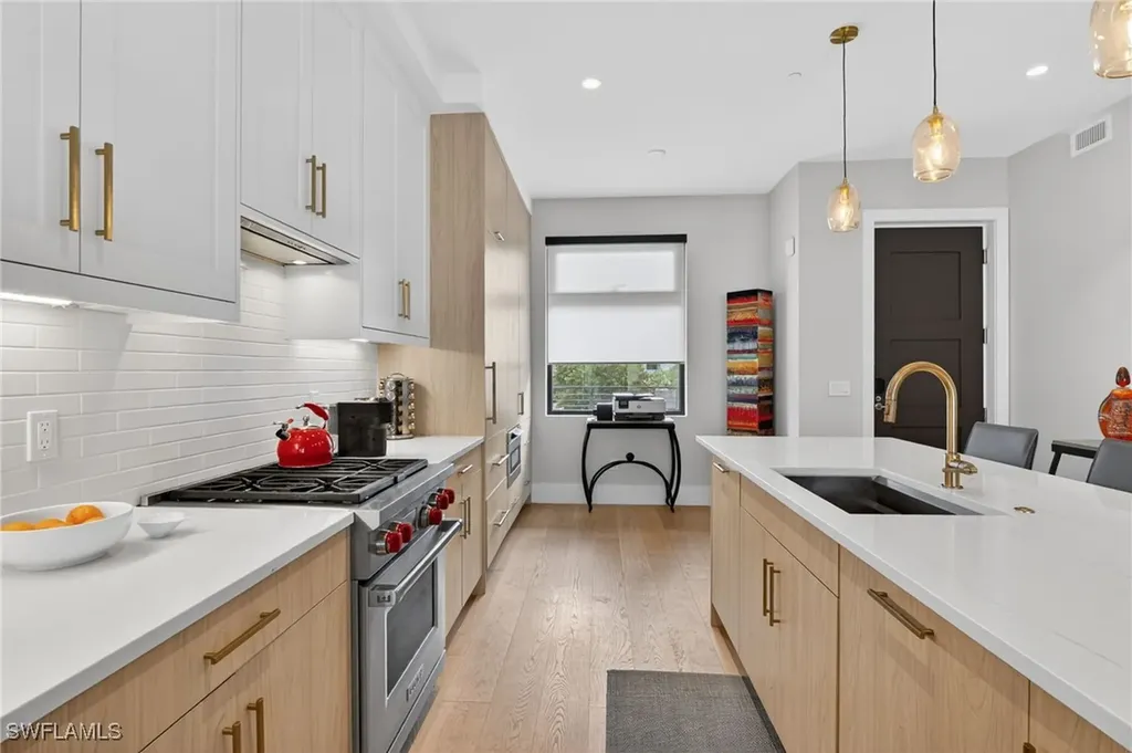 850 Central Avenue Naples FL 34102