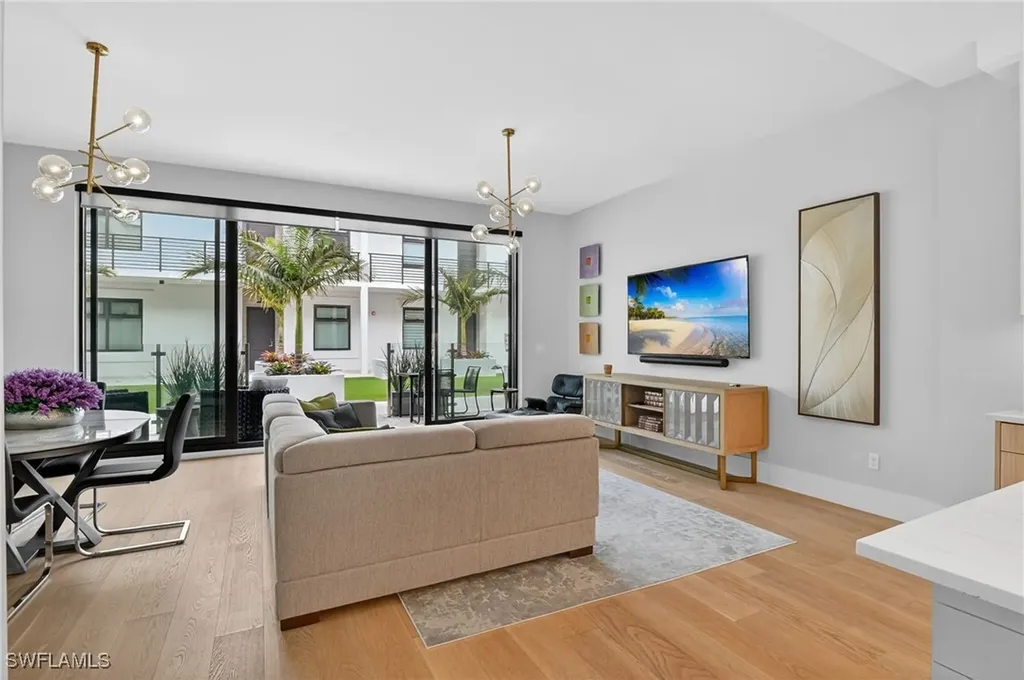 850 Central Avenue Naples FL 34102