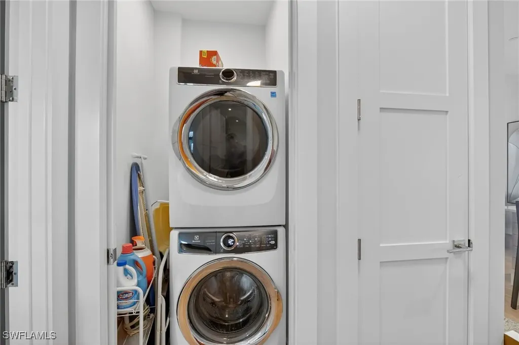 850 Central Avenue Naples FL 34102