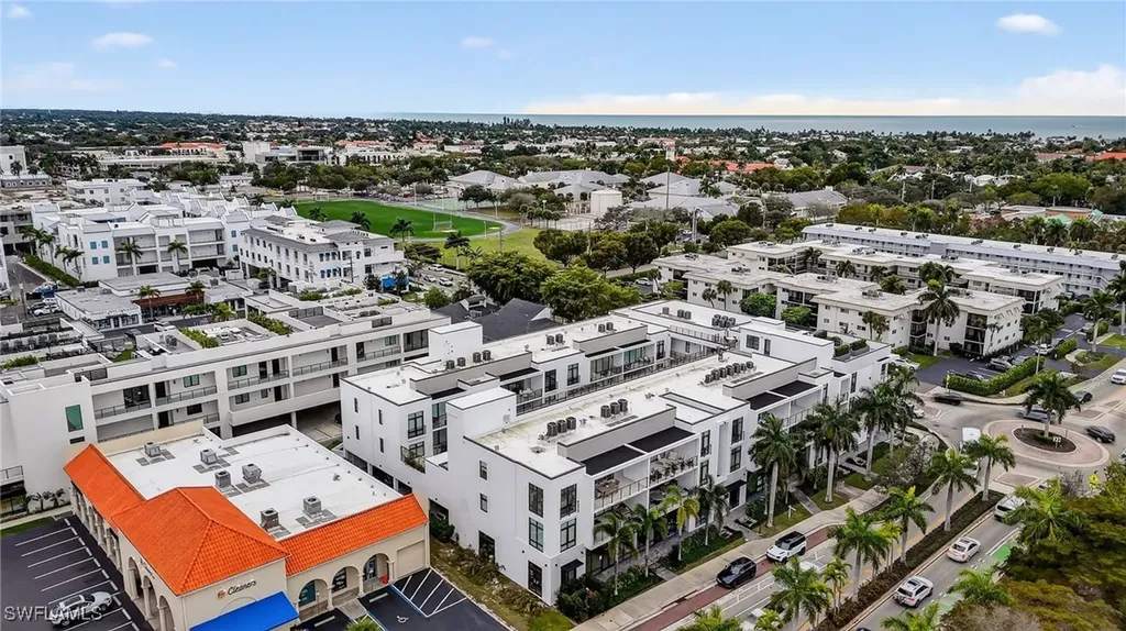 850 Central Avenue Naples FL 34102