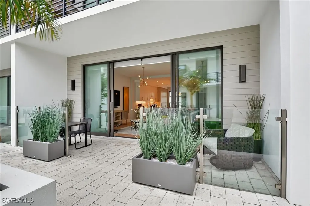 850 Central Avenue Naples FL 34102