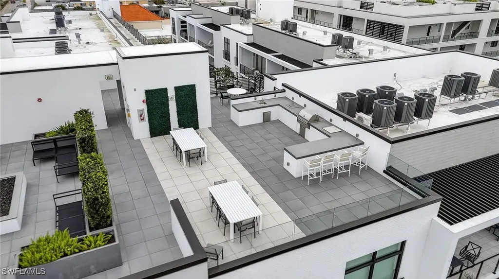 850 Central Avenue Naples FL 34102