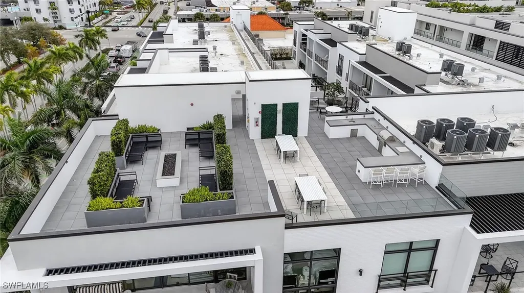 850 Central Avenue Naples FL 34102