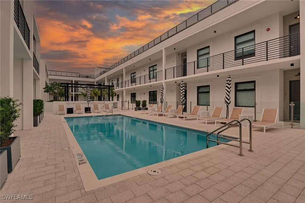 850 Central Avenue Naples FL 34102