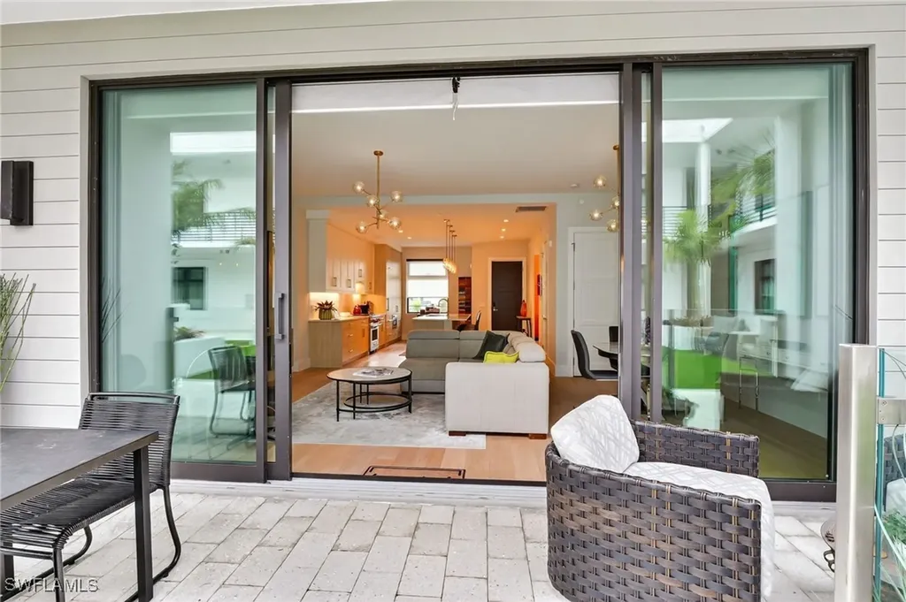 850 Central Avenue Naples FL 34102