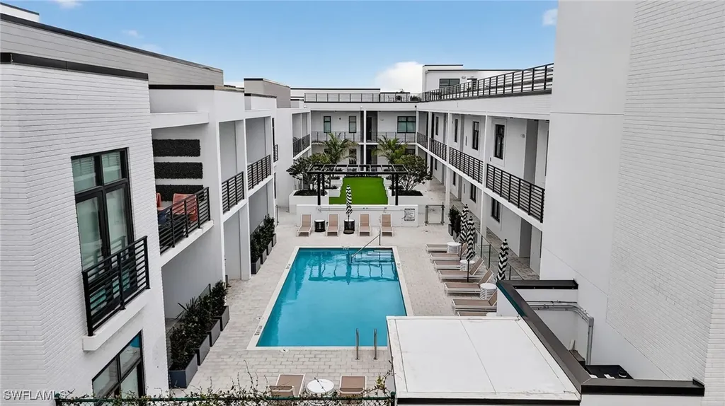 850 Central Avenue Naples FL 34102