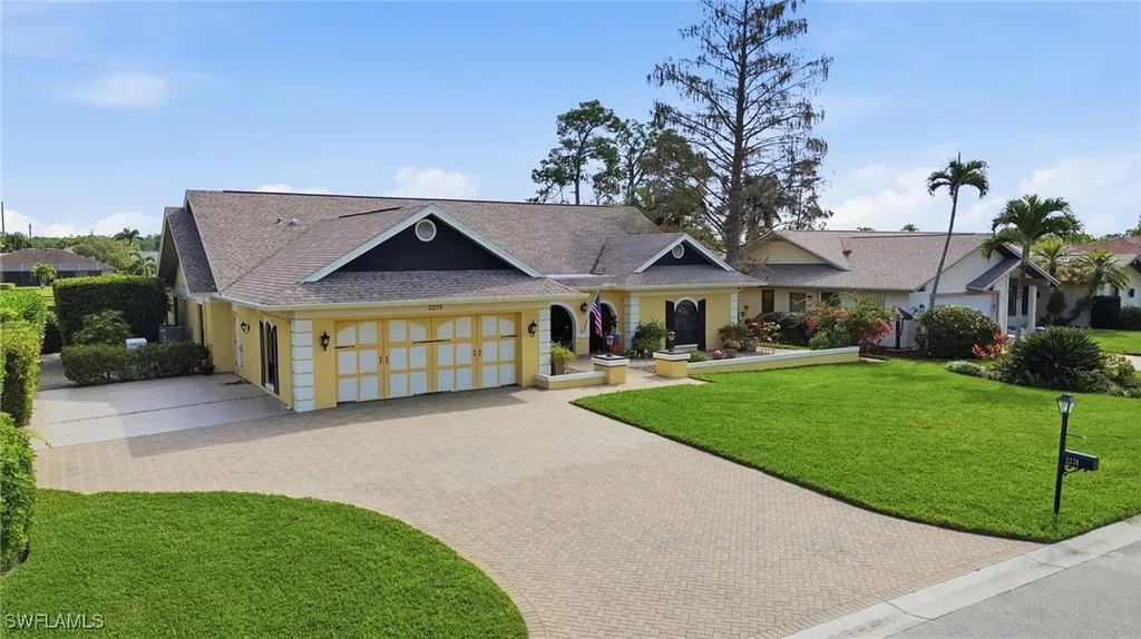 2274 Queens Way Naples FL 34112