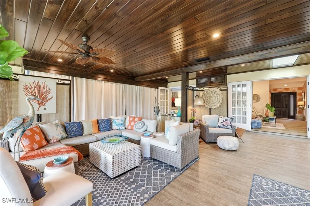 2274 Queens Way Naples FL 34112