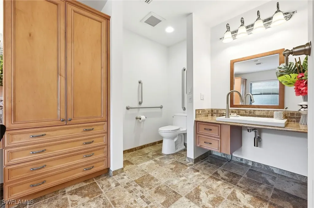 2274 Queens Way Naples FL 34112
