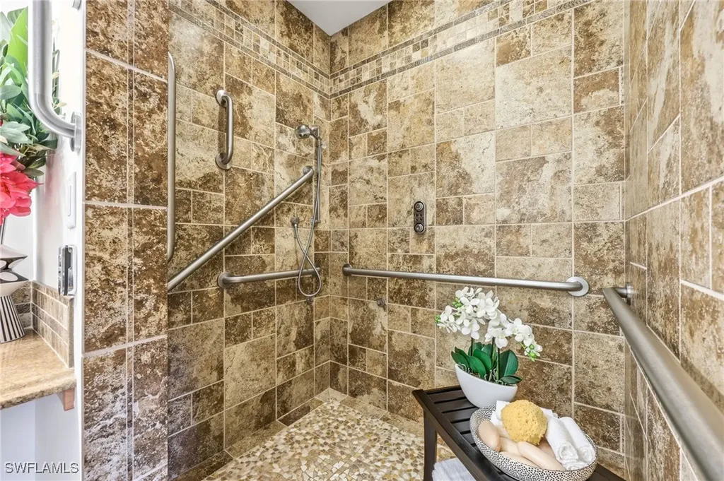2274 Queens Way Naples FL 34112