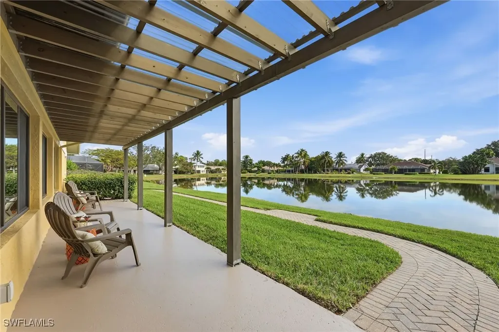 2274 Queens Way Naples FL 34112