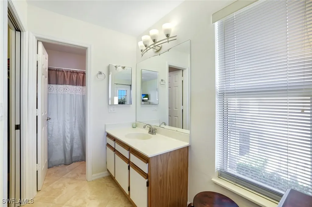 1325 Mainsail Drive Naples FL 34114