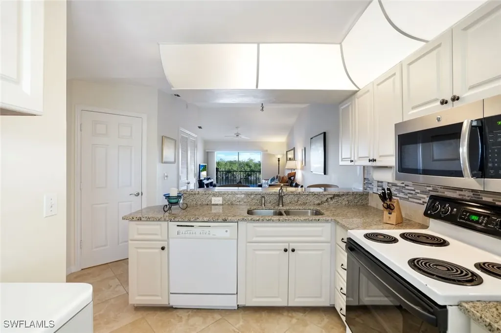 1325 Mainsail Drive Naples FL 34114