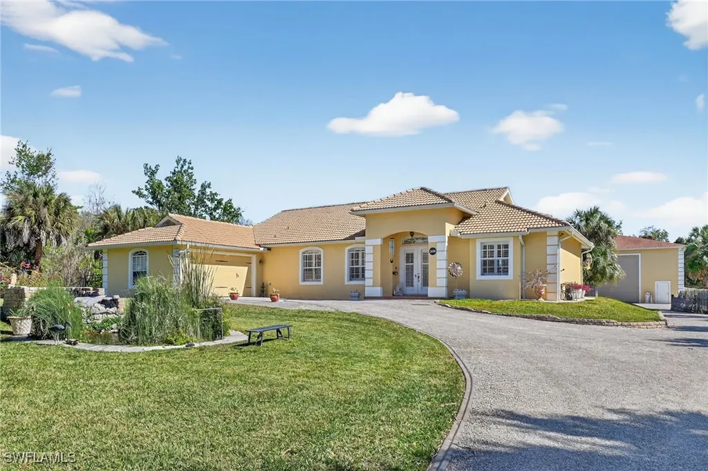 2630 8th Street NW Naples FL 34120