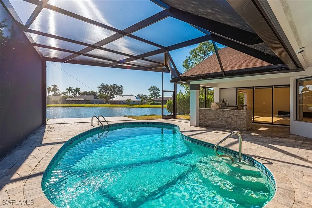 2330 Queens Way Naples FL 34112