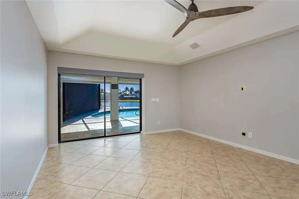 2330 Queens Way Naples FL 34112