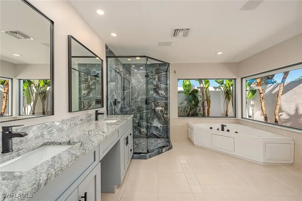 2330 Queens Way Naples FL 34112