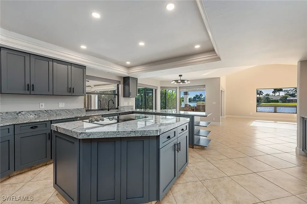 2330 Queens Way Naples FL 34112
