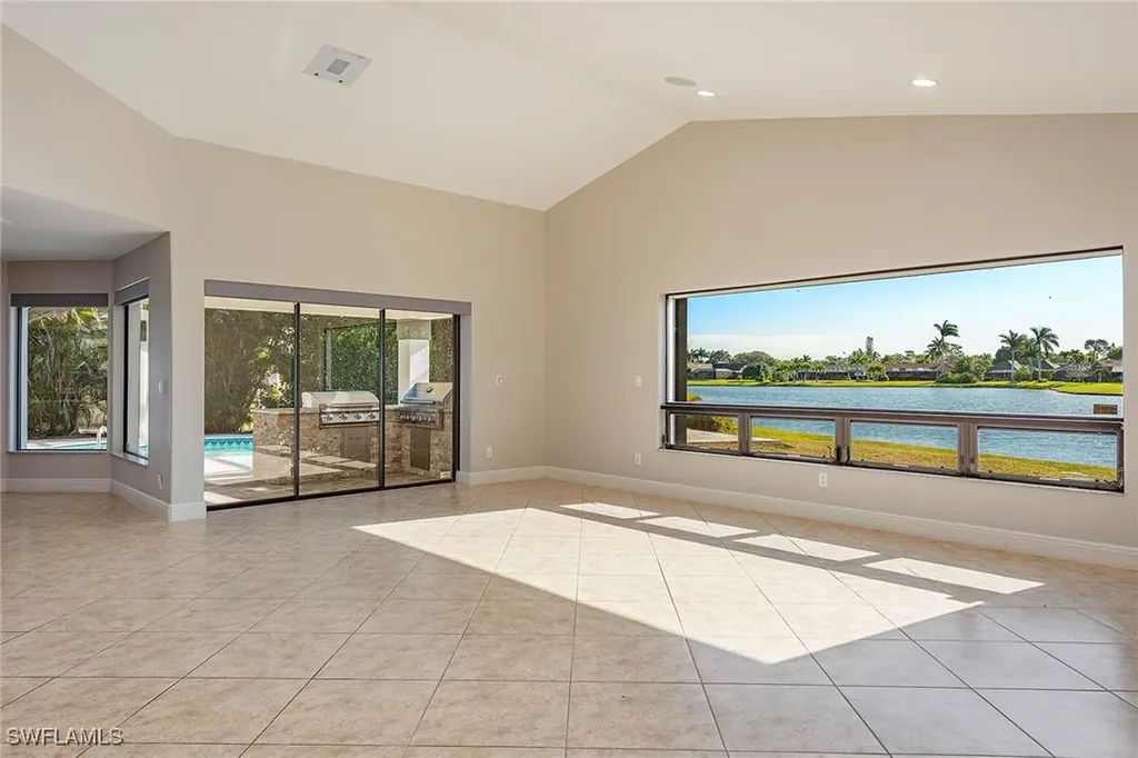 2330 Queens Way Naples FL 34112
