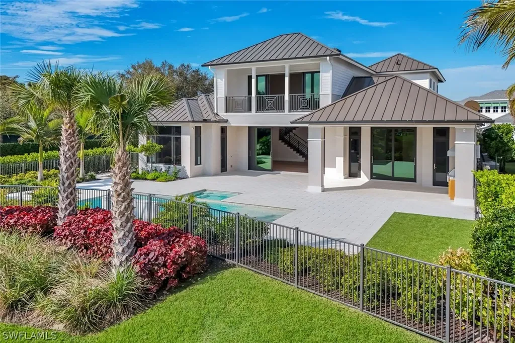 Naples FL, 16728 Enclave Circle