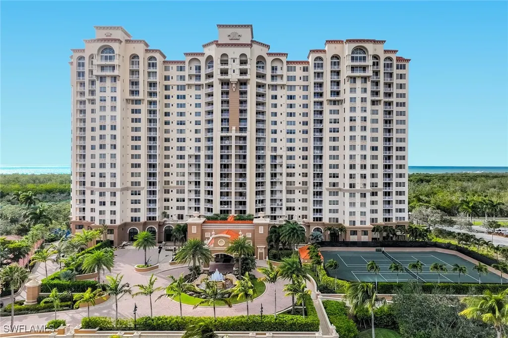 6597 Nicholas Boulevard E Naples FL 34108