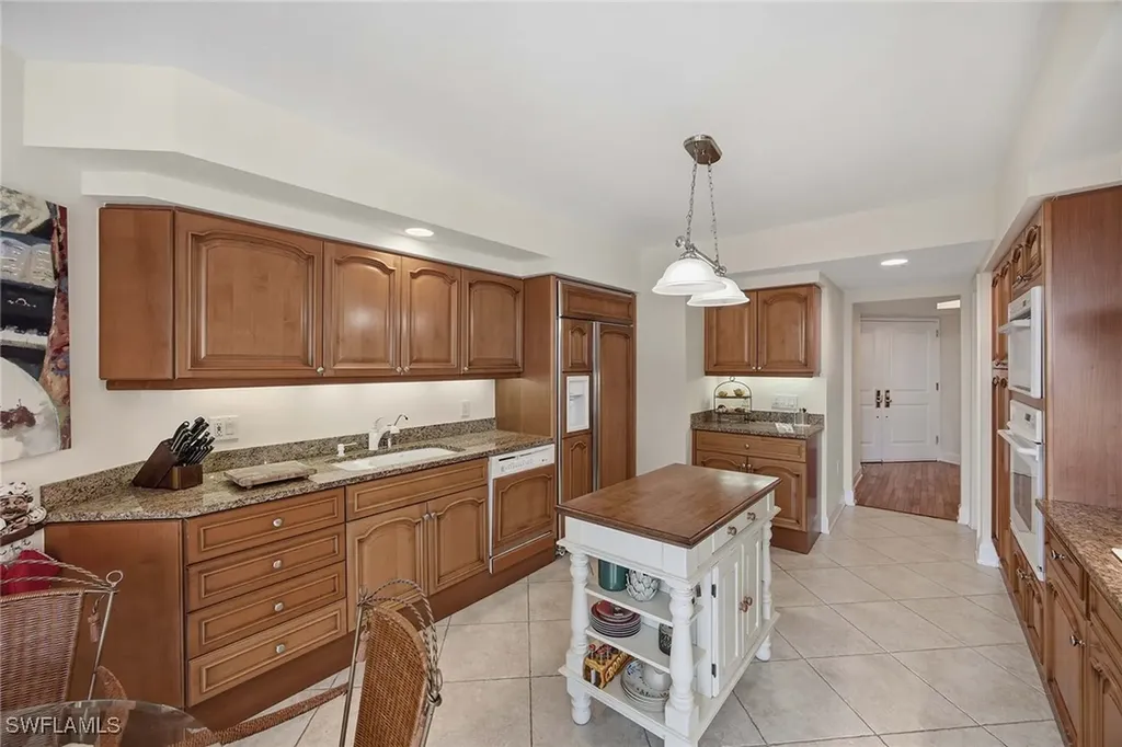 6597 Nicholas Boulevard E Naples FL 34108