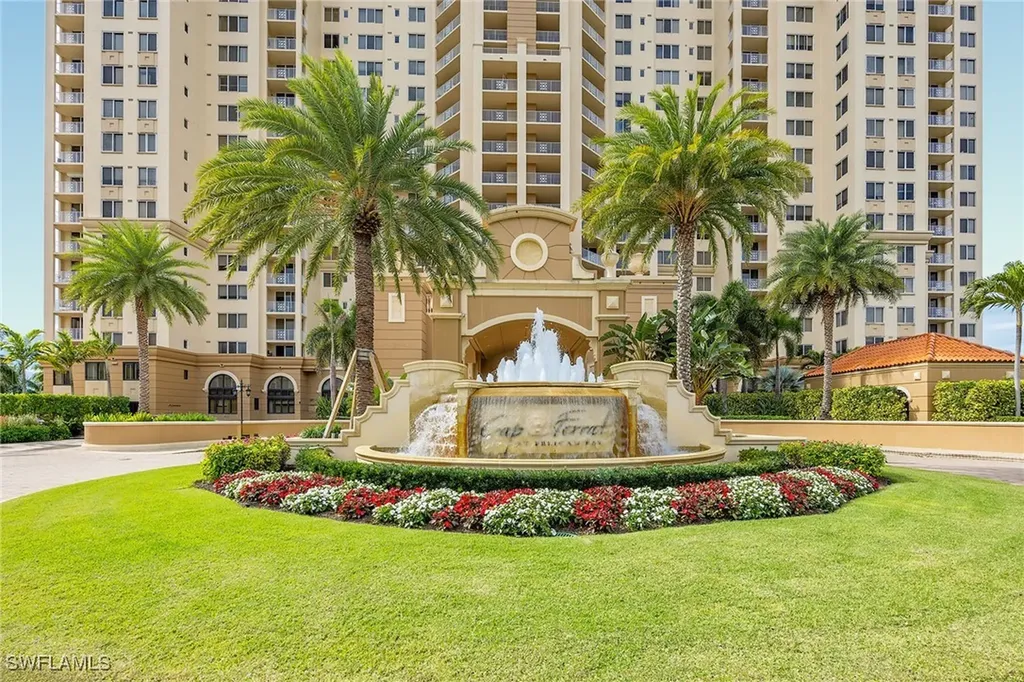 6597 Nicholas Boulevard E Naples FL 34108