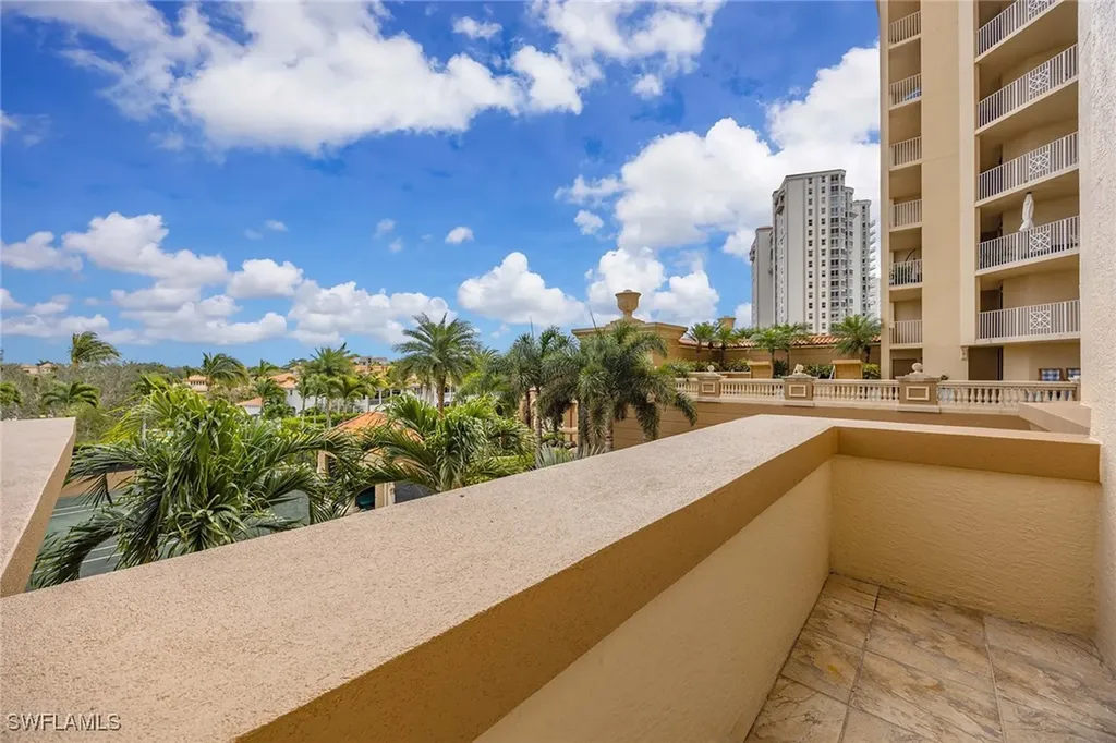 6597 Nicholas Boulevard E Naples FL 34108
